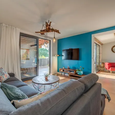 Paradiso With Private Jacuzzi And Terrace Daire