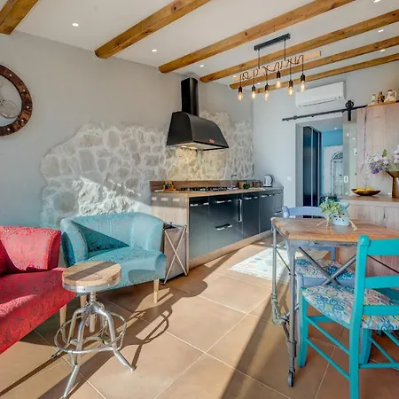 Paradiso With Private Jacuzzi And Terrace Daire