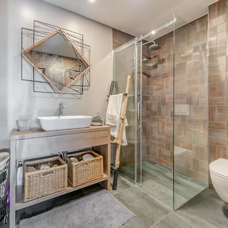 Appartement Paradiso With Private Jacuzzi And Terrace Trogir