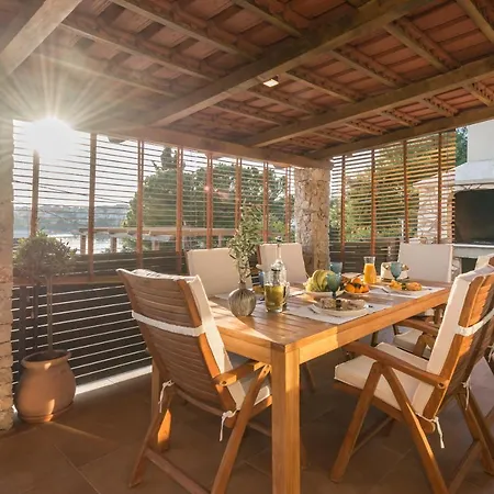 Paradiso With Private Jacuzzi And Terrace トロギール