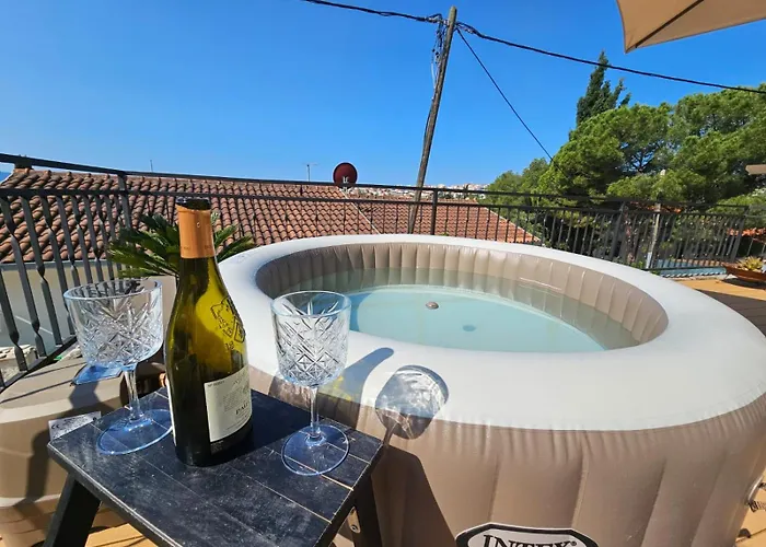 Paradiso With Private Jacuzzi And Terrace Appartement Trogir