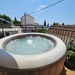Paradiso With Private Jacuzzi And Terrace Apartman