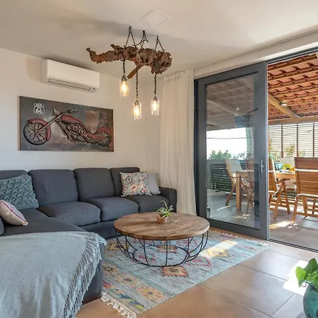 Lägenhet Paradiso With Private Jacuzzi And Terrace Trogir